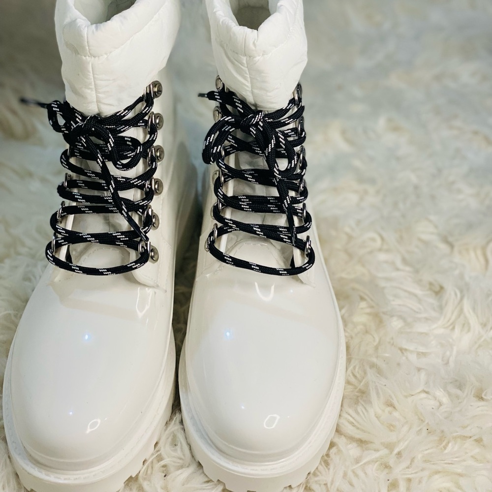 Brand NEW Calvin Klein White Rubber Boots Without The Box